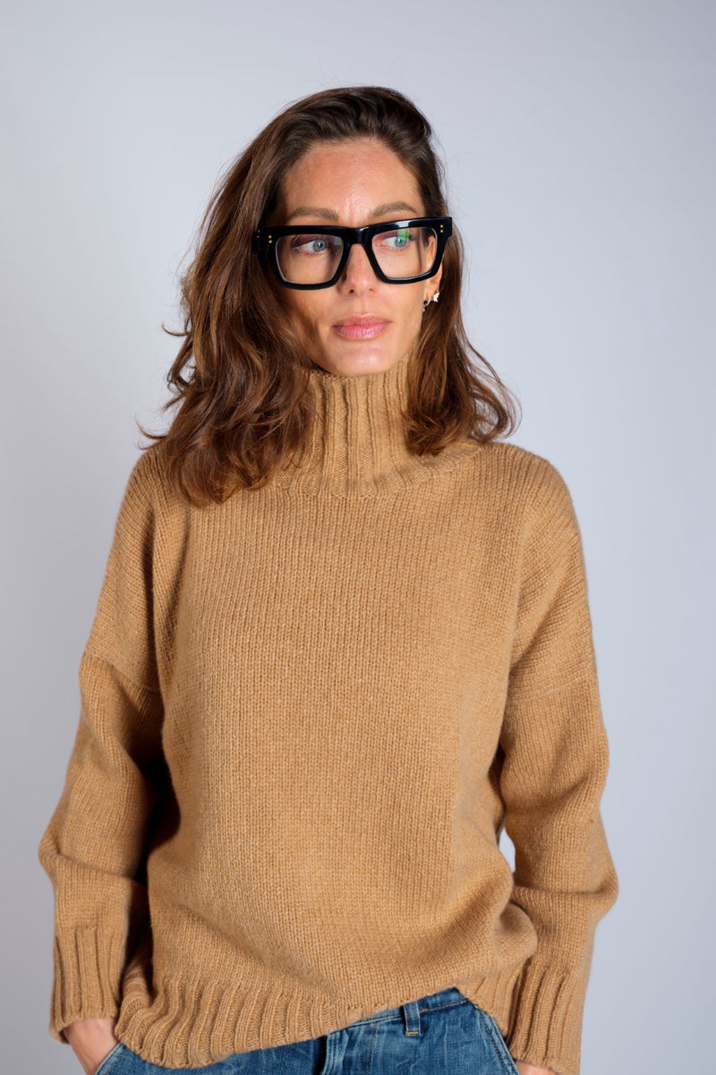 ALESIE | CRATER NECKLINE