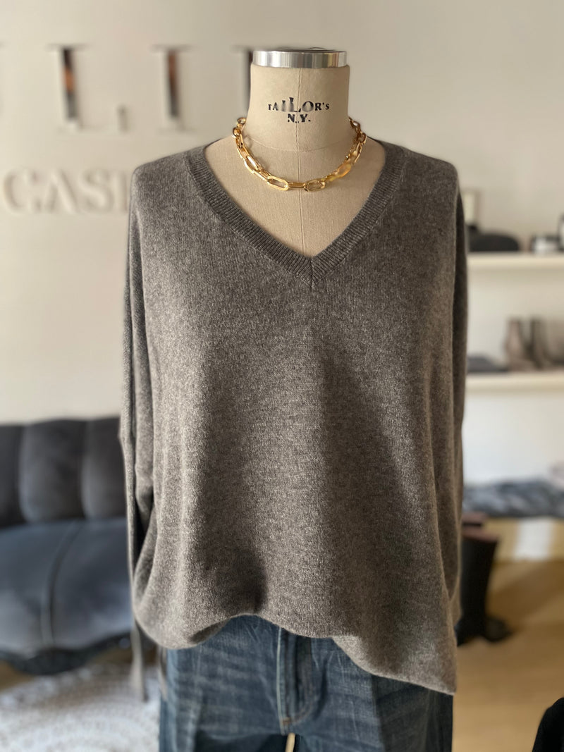 V-neck sweater in pure cashmere