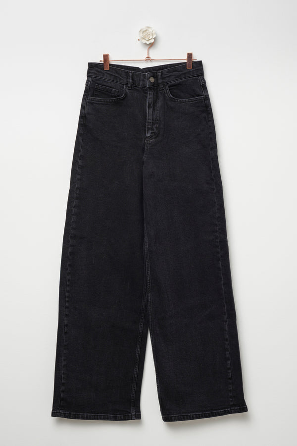 Wide leg jeans