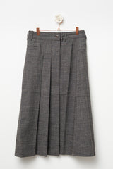 wide fold skirt