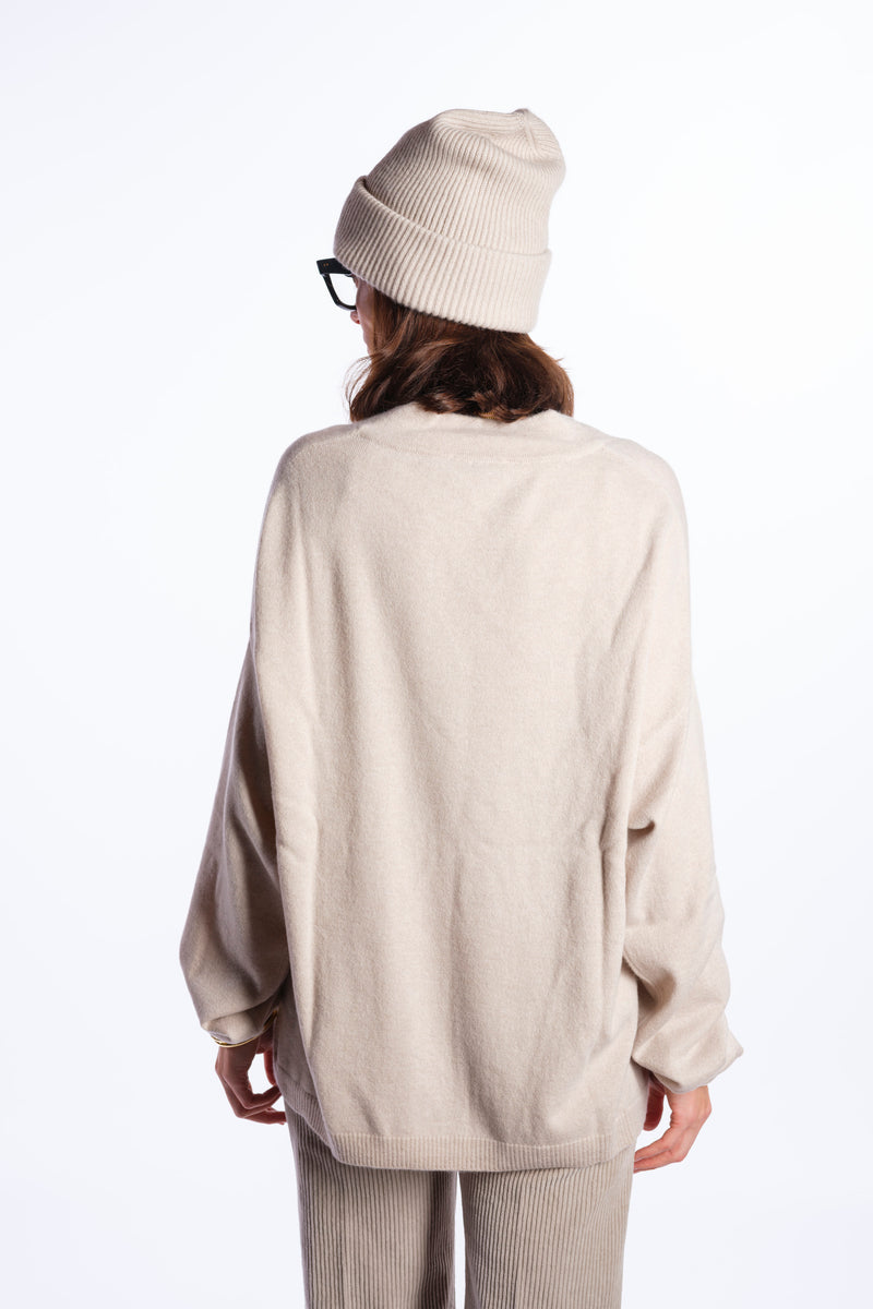 NORA | SCOLLO V OVER