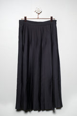 wide fold skirt