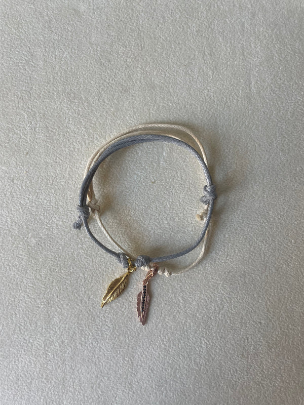 Feather pendant bracelet