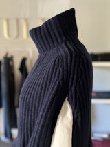 EMMY | TURTLENECK CAPE