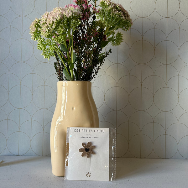 Flower pin