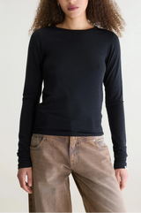 BLACK LONG SLEEVE T-SHIRT
