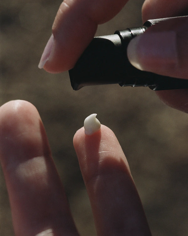 Revitalizing eye area cream