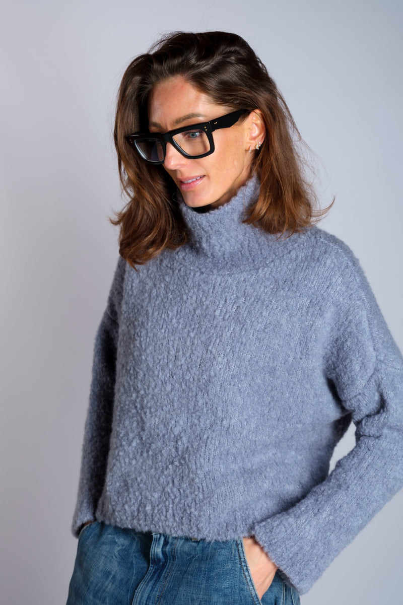 STEVE | CRATER NECKLINE