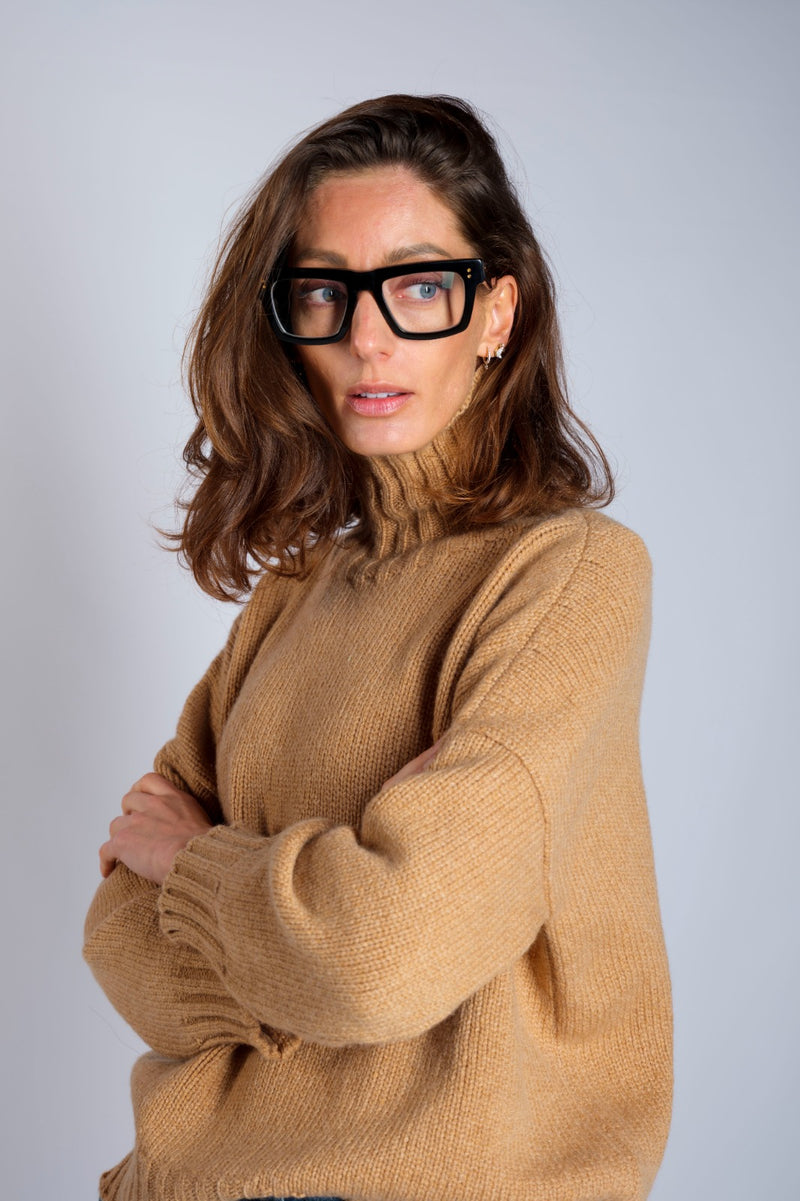 ALESIE | CRATER NECKLINE