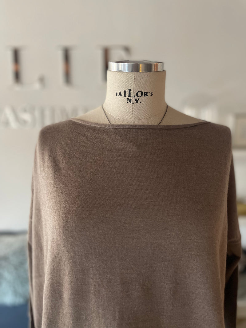 Boxy shirt in Light Cashmere